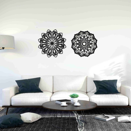 MANDALA A CÉU ABERTO M52 COR PRETA 60X60 CM, PINTURA DE SILHUETAS FEITA À MÃO.